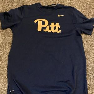 Youth extra large Nike Pitt shirt
